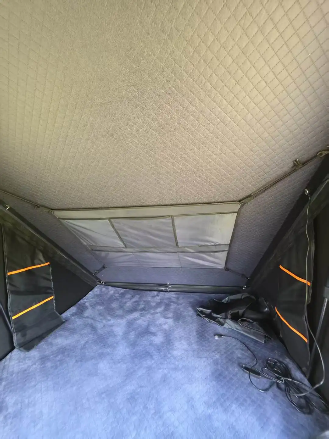 

\Outdoor Roof Top Tent with Aluminum Panel Pop-up Oxford Fabric 3-4 Person Car Overland Tent for Camping Road Trip Travel