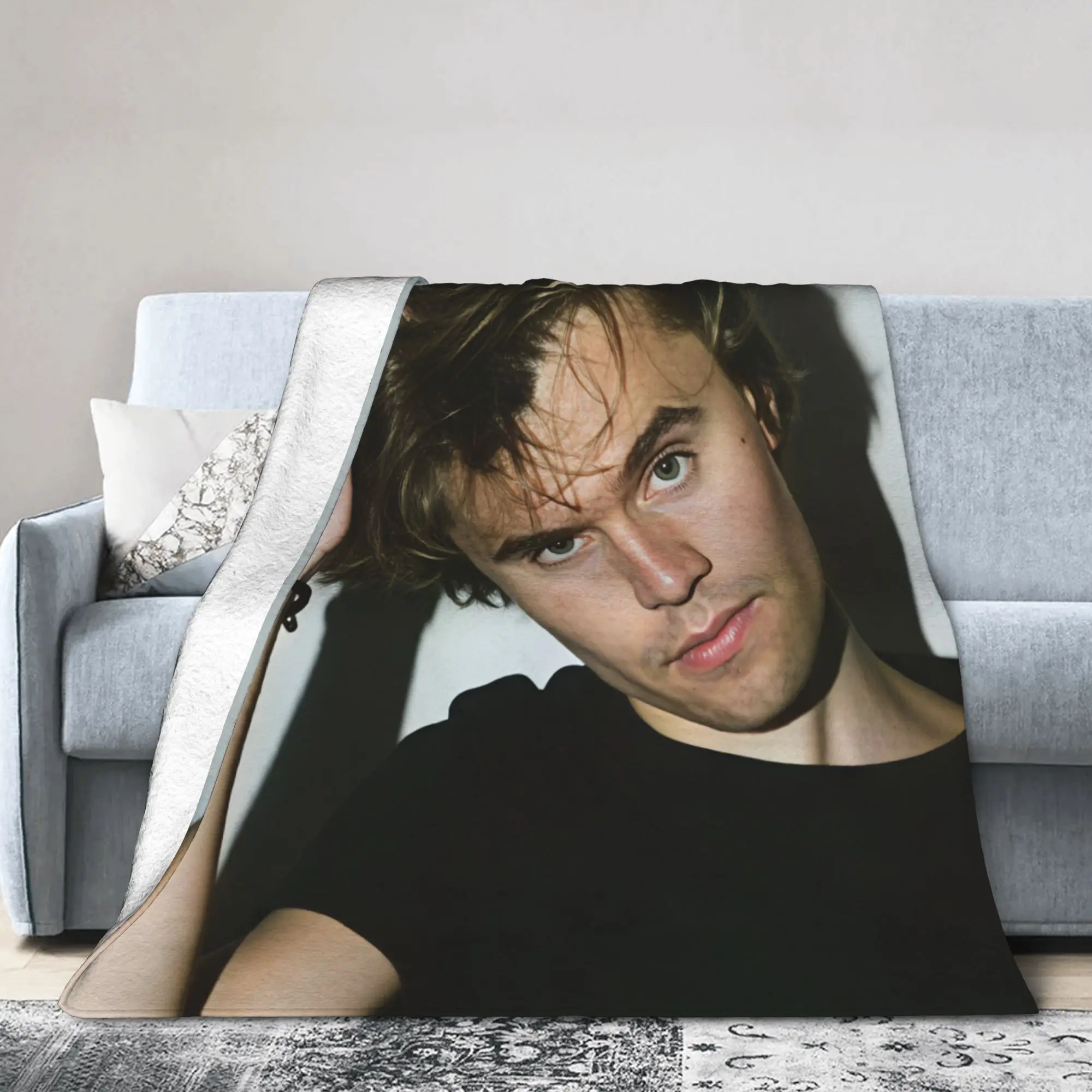 Charlie Kirk Messy Blonde Hair Warm Cozy Blankets  Pattern Travel Throw Blanket Couch Bed Flannel Bedspread Sofa Bed Cover