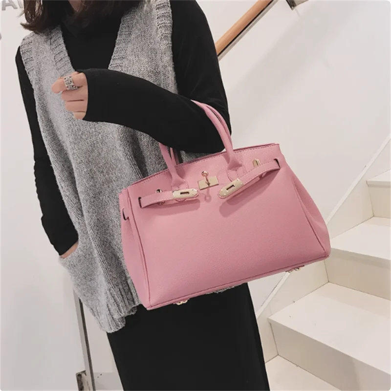 حقيبة بلاتينية بنمط ليتشي ، مادة PU ، حقيبة ذات سعة كبيرة للنساء ، الموضة والاتجاه ، حقيبة يد بتصميم حساس