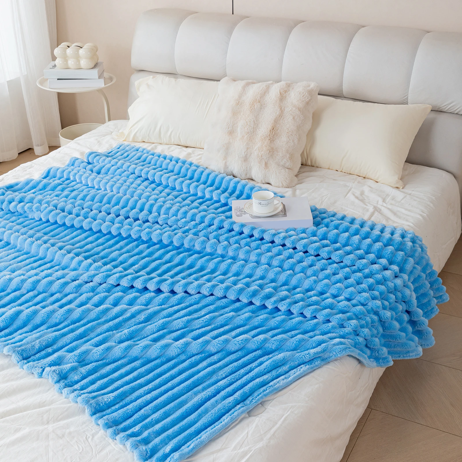 1 Stück gestreifte, einfarbige Flanelldecke, weiche und bequeme Überwurfdecke, geeignet für Sofas, Betten und Reisen, vielseitig einsetzbar – Detail 12