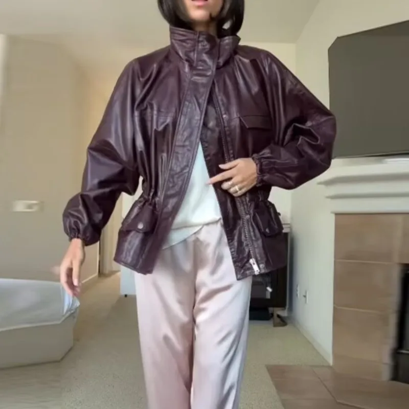 2025 herbst Langarm Stehen Kragen Tasche Mode Frauen Jacke Casual Leder Straße Windjacke Dunkelrote Leder Jacke