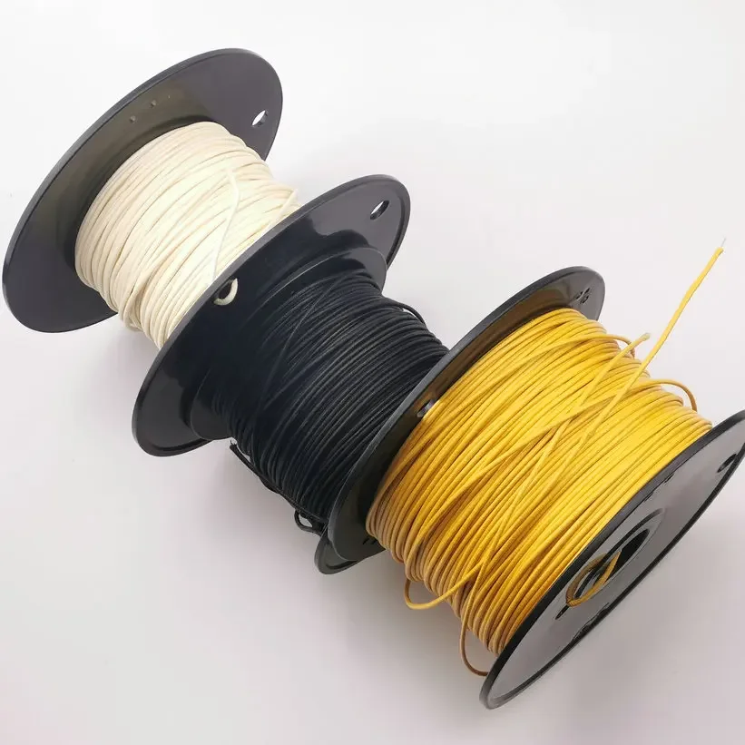 30 piedi (10-bianco/10 nero/10 giallo) Tessuto Gavitt pre-tingido a 7 fili push back Cavo per chitarra stile retrò da 22 watt