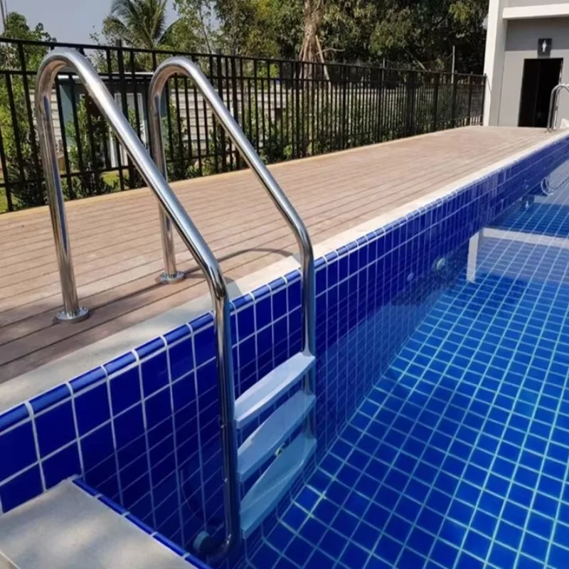 304 Stainless Steel 3-Step Pool Ladder Anti-Slip Corrosion Resistant Structure