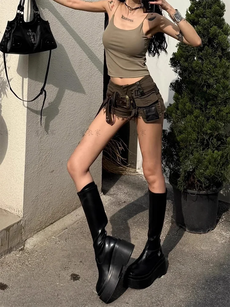 Pantaloncini di jeans marroni da donna Streetwear Y2k Mini pantaloni da cowboy a vita bassa Harajuku Pantaloncini di jeans vintage anni 2000 Abiti oversize