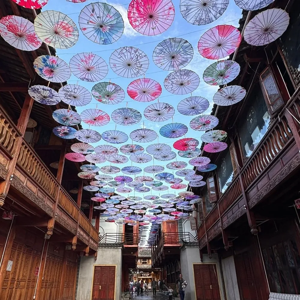 

Antique Style Silk Cloth Oil Paper Umbrella for Dance Props Indoor Outdoor Decorations Ceiling Mounted Classical Scenery Umbr...
