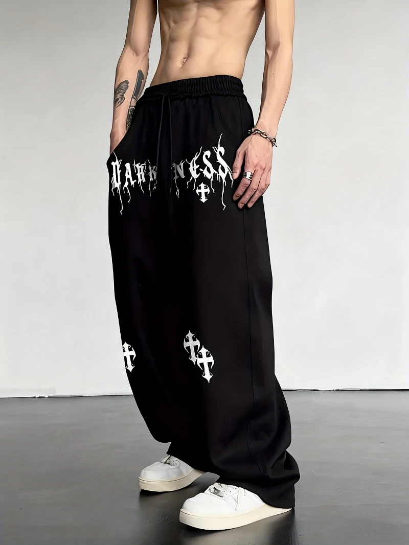 Herren Casual Jogginghose mit 'HARDCORE' Aufdruck, Elastischem Bund, Kordelzug, Regular Fit, Freizeithose für Männer, Jogger für Herren