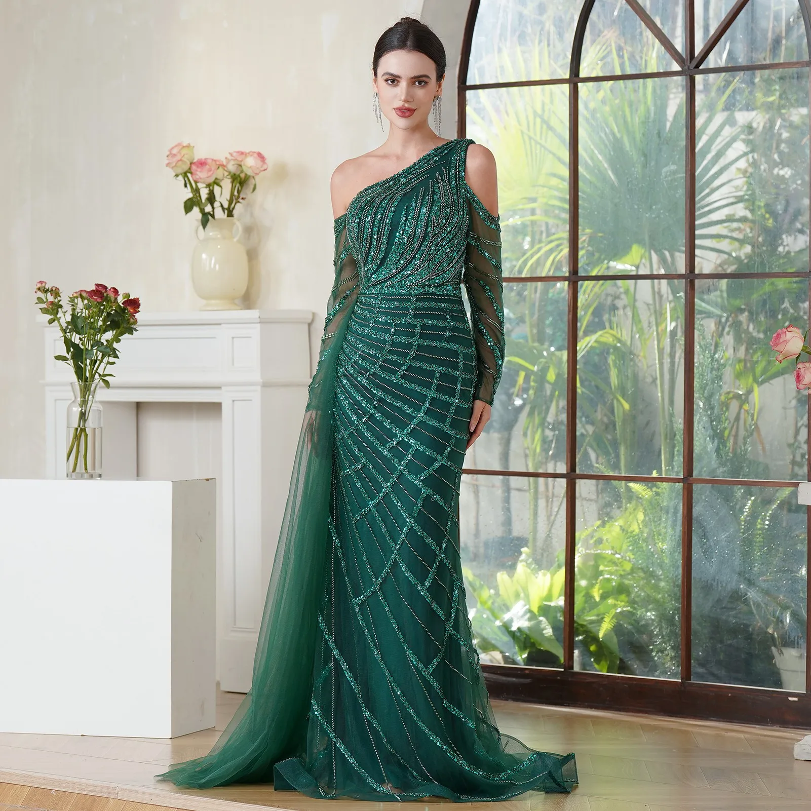 Exquisite Heavy Beaded Prom Dress Features a Side Waist Skirt that Gracefully Trails Behind for Evening Party Formal Gown