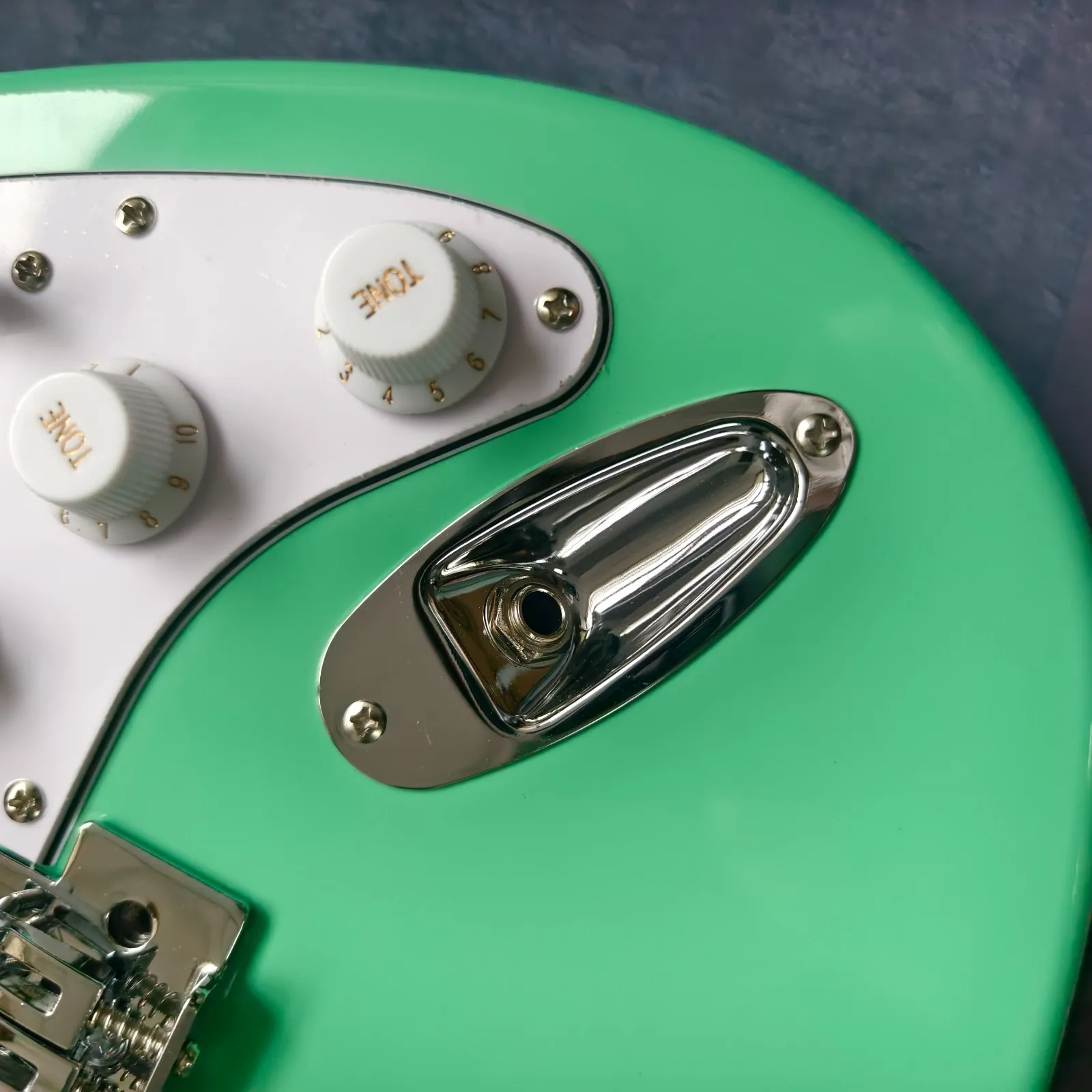 2026 New Green Guit…