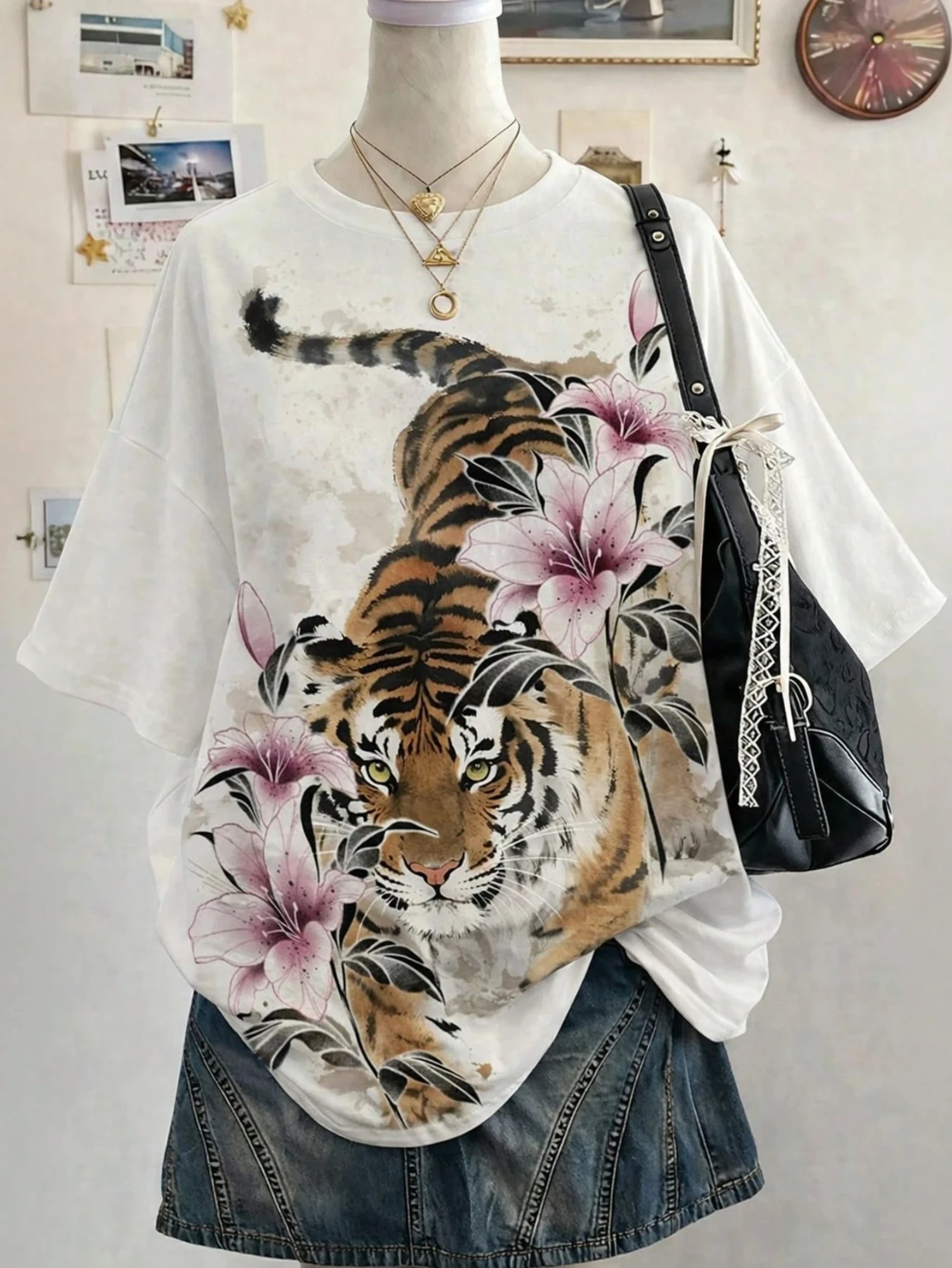Women's Summer Retro Chinese Style Tiger Flower Graphic Round Neck Short Sleeve Loose Casual Top Street Trend Daily Wear