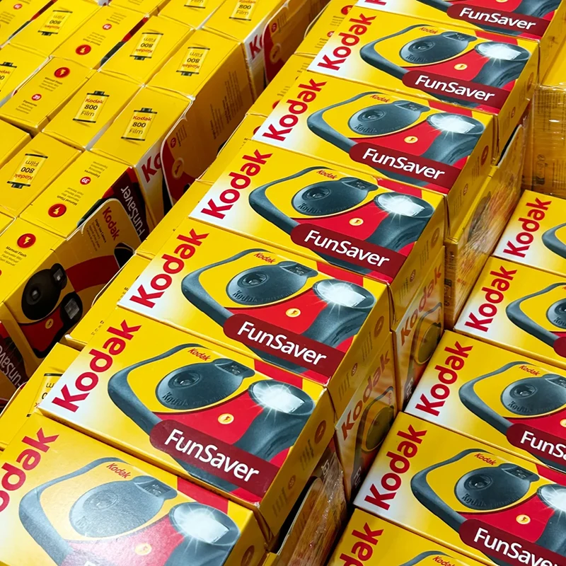 Kodak Single Use One Time Disposable Film Camera Kodak Fun Saver 27 Sheets Exposure Photos ( Daylight / HD Power Flash )Camera