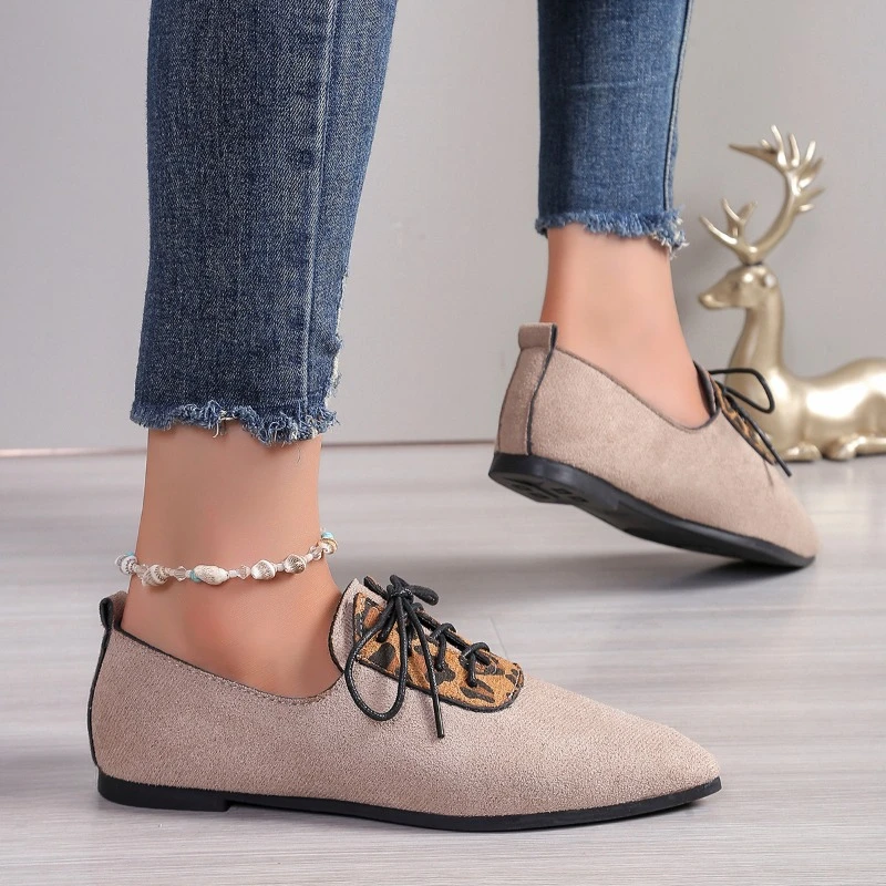 Scarpe tacco basso moda donna autunno nuova testa a punta in pelle scamosciata allacciatura frontale suola morbida antiscivolo scarpe basse resistenti all'usura