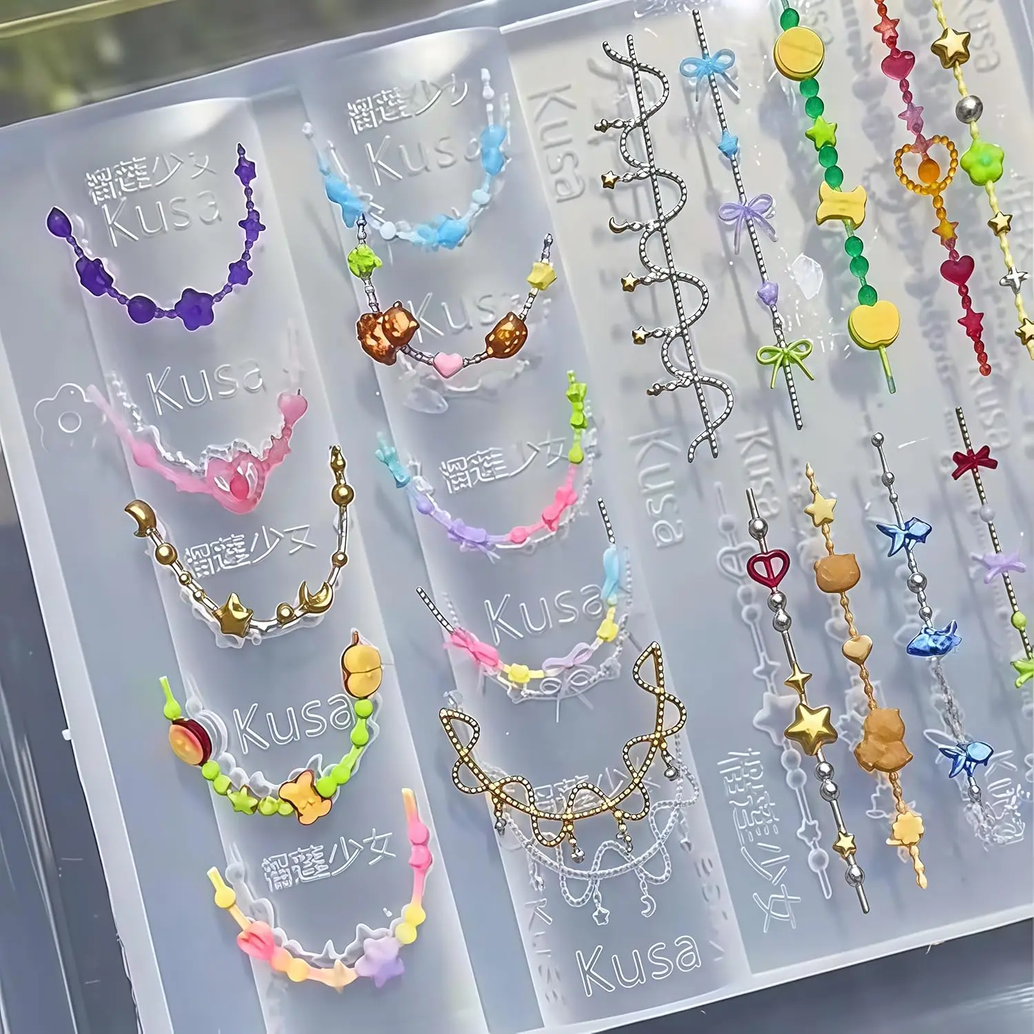 Collana di perline 3D Stampo per nail art in gel Stampi per catene in resina per accessori Forniture Strumenti per perline in silicone Stile unghie carino