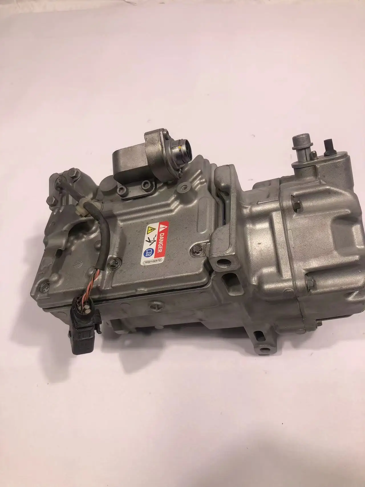 For Porsche hybrid air conditioning compressor