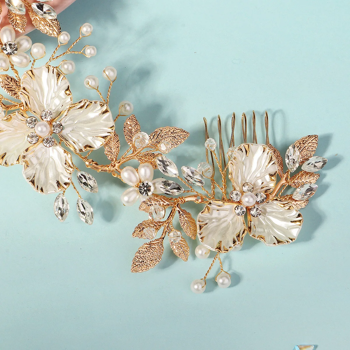 اكسسوارات الزفاف اليدوية إدراج مشط فستان الزفاف تصفيف أغطية الرأس الذهب جو المياه الماس اللؤلؤ زوج مشط الشعر مشط