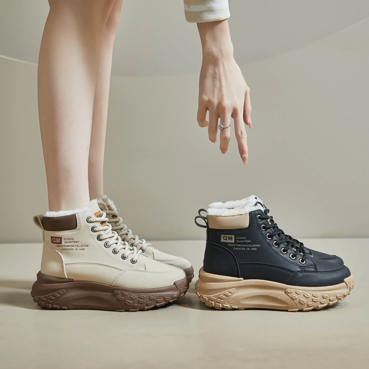 Bottes de neige à plateforme pour femmes, chaussures de skateboard de sport décontractées, plus fourrure, bottes de rinçage chaudes, chaussures de rencontre, mode d'hiver, nouveau, 2023