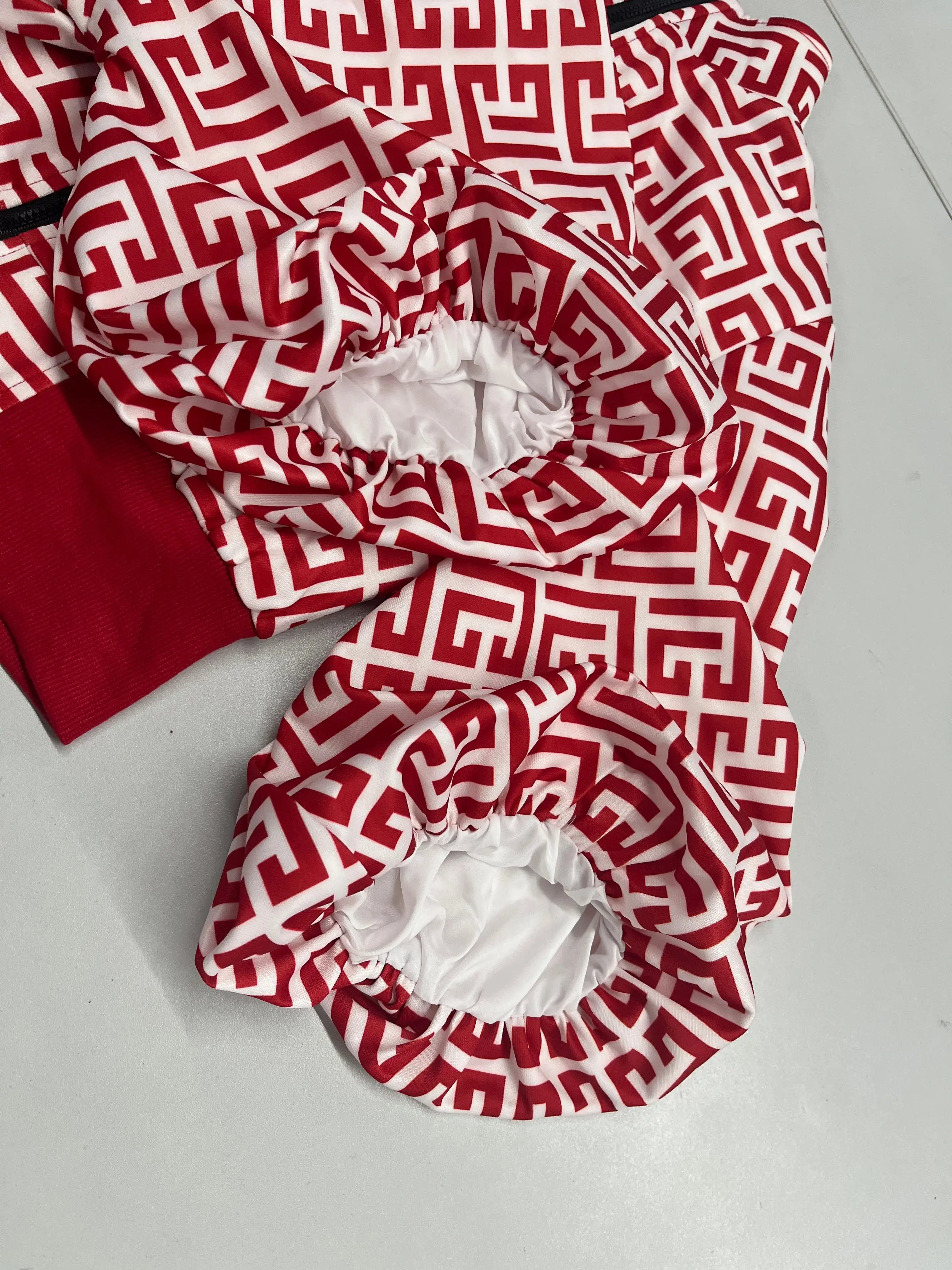 Schicke, kurze Damenjacke mit Reißverschluss, geometrischem Muster, für Herbst und Freizeit, kurze Ärmel, Stehkragen, Y2K-Oberteil – Detail 13