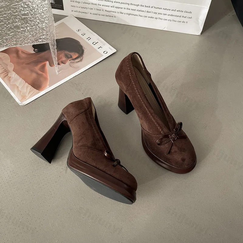 Damen High Heels 2026 Frühling Herbst Neue Vintage Mode Schleifenknoten Party Blockabsatz Outdoor Rutschfeste Luxus Mary Jane Schuhe