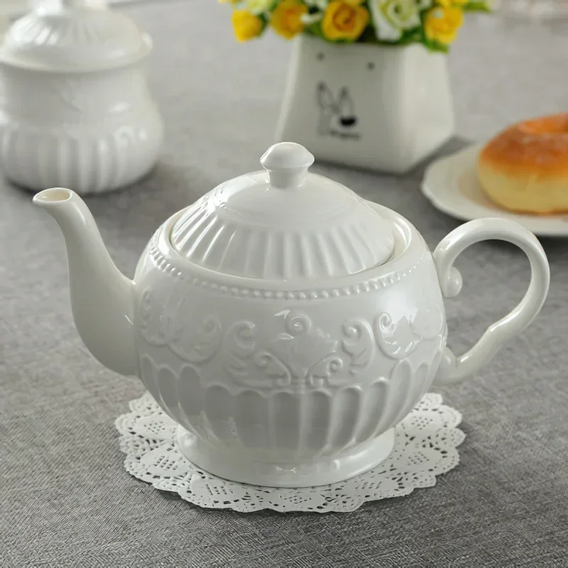 European Palace Embossed Leaf Pattern White Ceramic Coffee Teapot Restaurant Household Bone China Coffee Pot Cup Toffee Jar