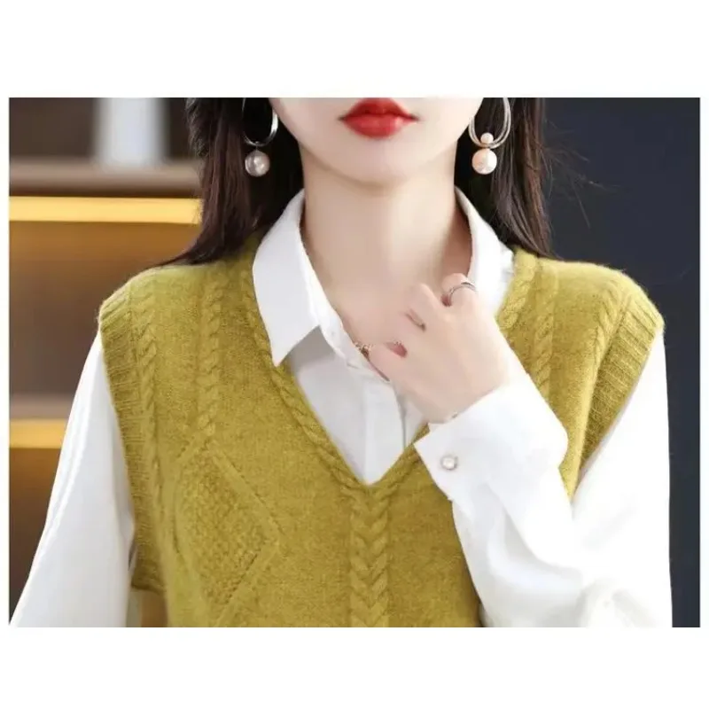 Spring Autumn New Sleeveless V-neck Korean Streetwear Fashion Women Solid Knitted Sweater Vest Casual Loose Vintage Pullover Top