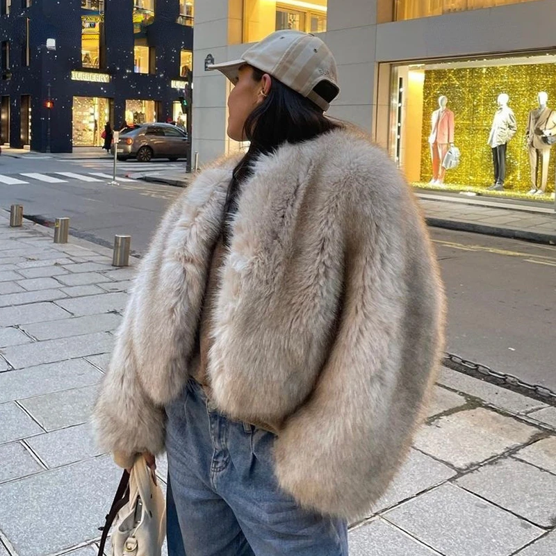 

Iconic Street Fashion Week Luxury Brand Gardient Cropped Faux Fur Coat Women Winter 2024 Hot Cool Girls Fluffy Short Fur Jacket