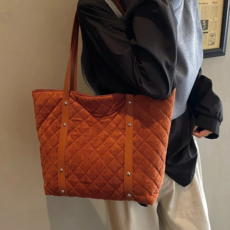 Tas Selempang Wanita Superior Terbuat Dari Kulit Bermotif Python Menampilkan Desain Bernapas Elegan Tallinn Trendy Luas Lembut untuk Gaya Sehari-hari