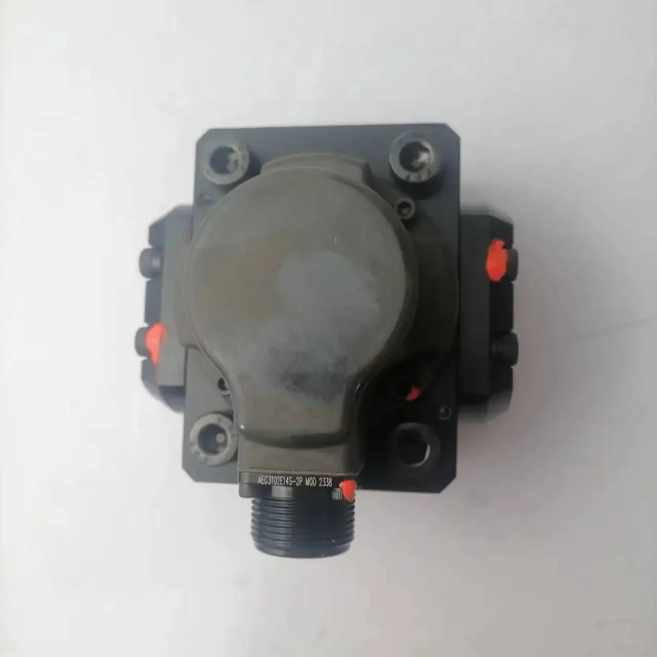 SM4 VICKERS Servo Valve  SM4-40(40)151-80/40-10-S205