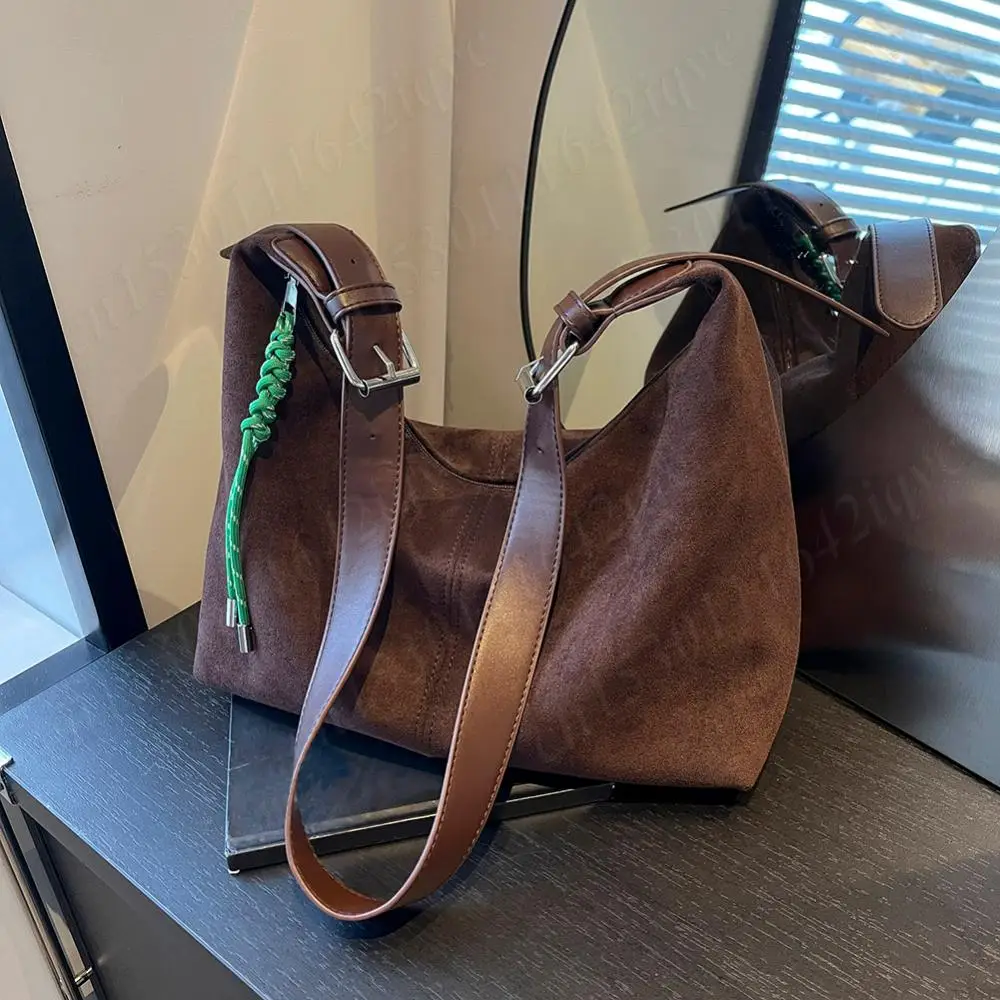 Women Suede Shoulder Bag Adjustable Strap Crossbody Bag with Zipper Crescent Bag Solid Hobo Bag Handbag for Work Travel