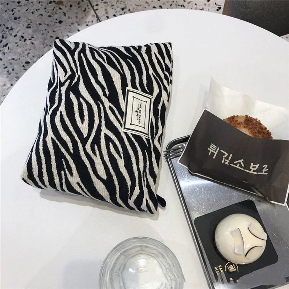 Zufällige Organizer-Tasche mit Zebra-Print, Make-up-Tasche, Kulturbeutel, Damenhandtasche, Clutch-Tasche, praktische Aufbewahrungstasche mit großem Fassungsvermögen – Detail 5