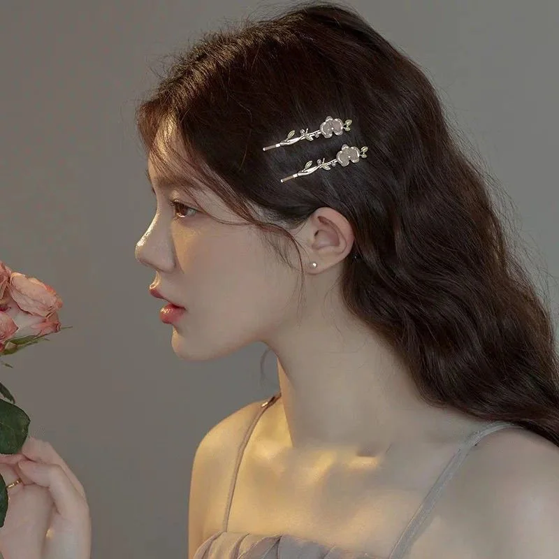 Fata Perla Fiore Fermaglio per capelli Frangia laterale da donna Tornante 2025 Nuovo temperamento di fascia alta Copricapo Accessori moda Gioielli per capelli