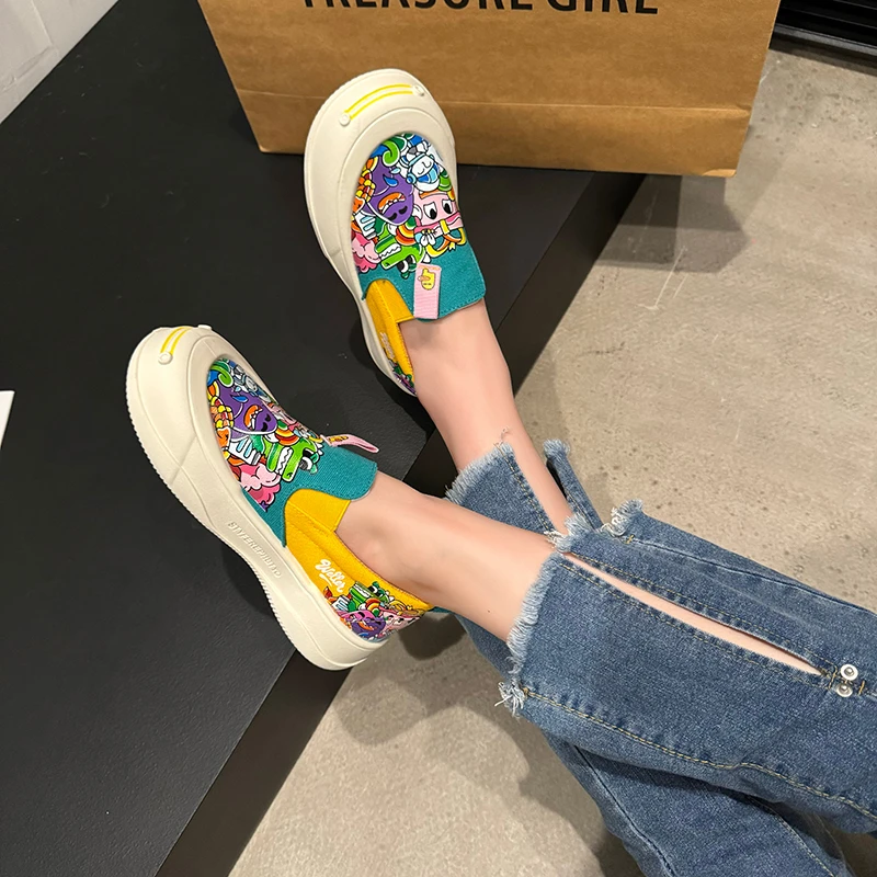

Graffiti Personality Canvas Shoes Women Spring New Round Head Thick Sole Sneakers Outdoor Flats Slip-on Casual Loafers