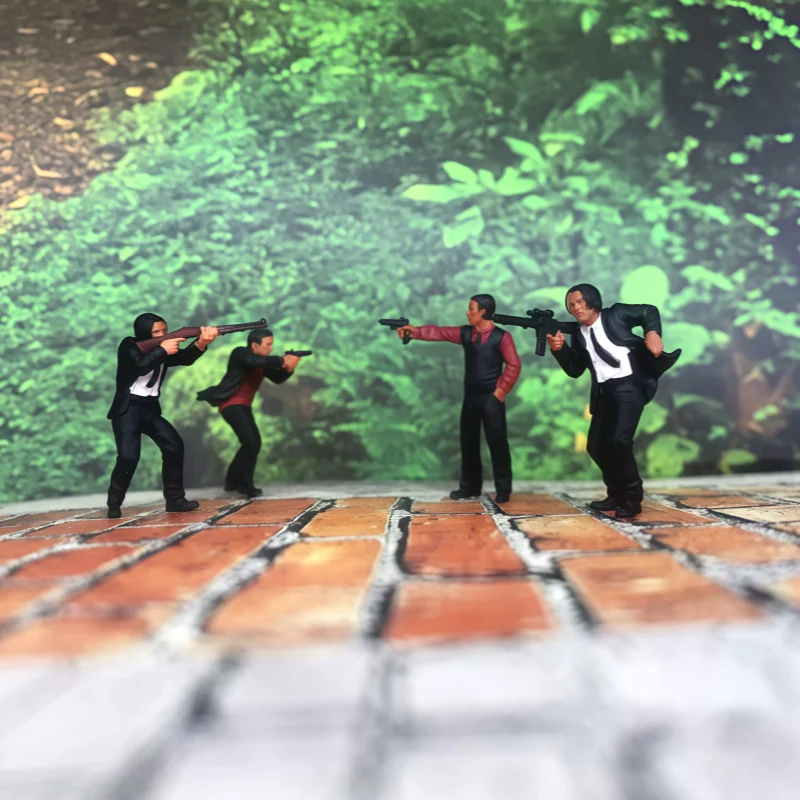 New Product 1/64 Bandit Suit Thug Miniature Soldier Model DIY Handmade Painted Scene Matching Ornaments Toys Gifts Collectibles