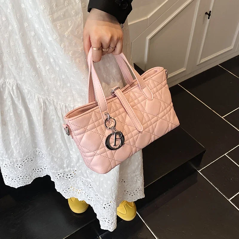 

Elegant Ladies Handbag, Genuine Leather Messenger Bag For Women With Famous Designer Popular Practical Charm