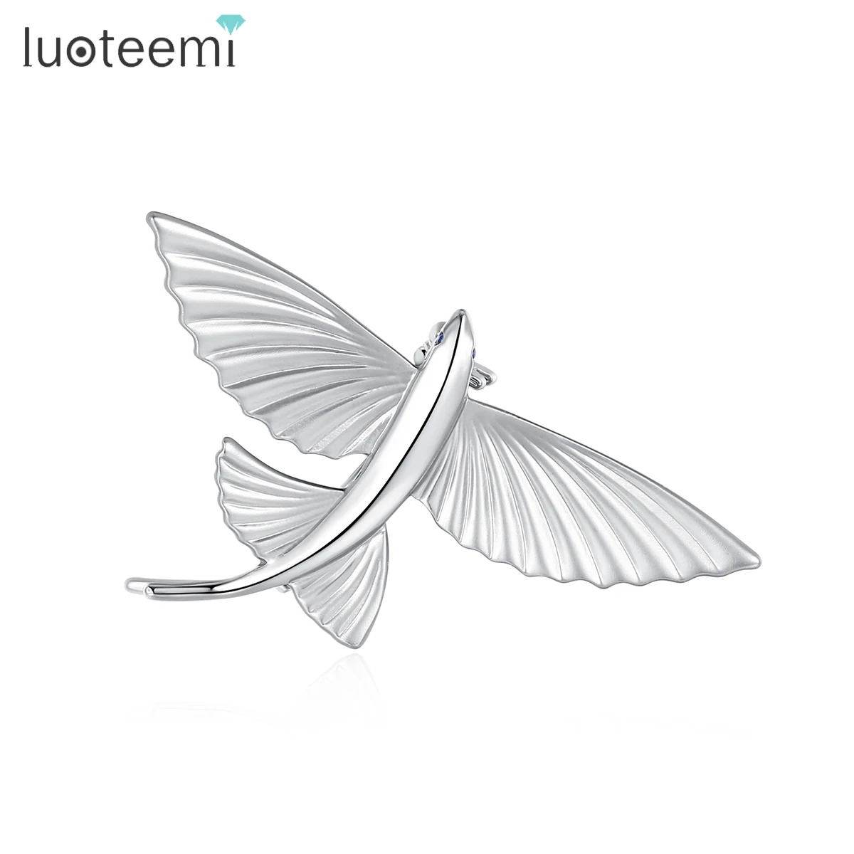 LUOTEEMI Silver Color Flying Fish Shaped Brooches Pin for Women Luxury Volador Animal Brooch Girl Party Fashion Accessories