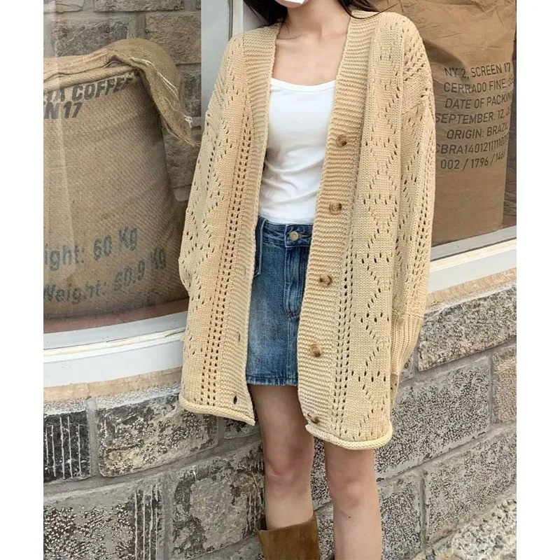 

Уникальный открытый вязаный кардиган крючком с V-образным вырезом в стиле ретро и свободного стиля