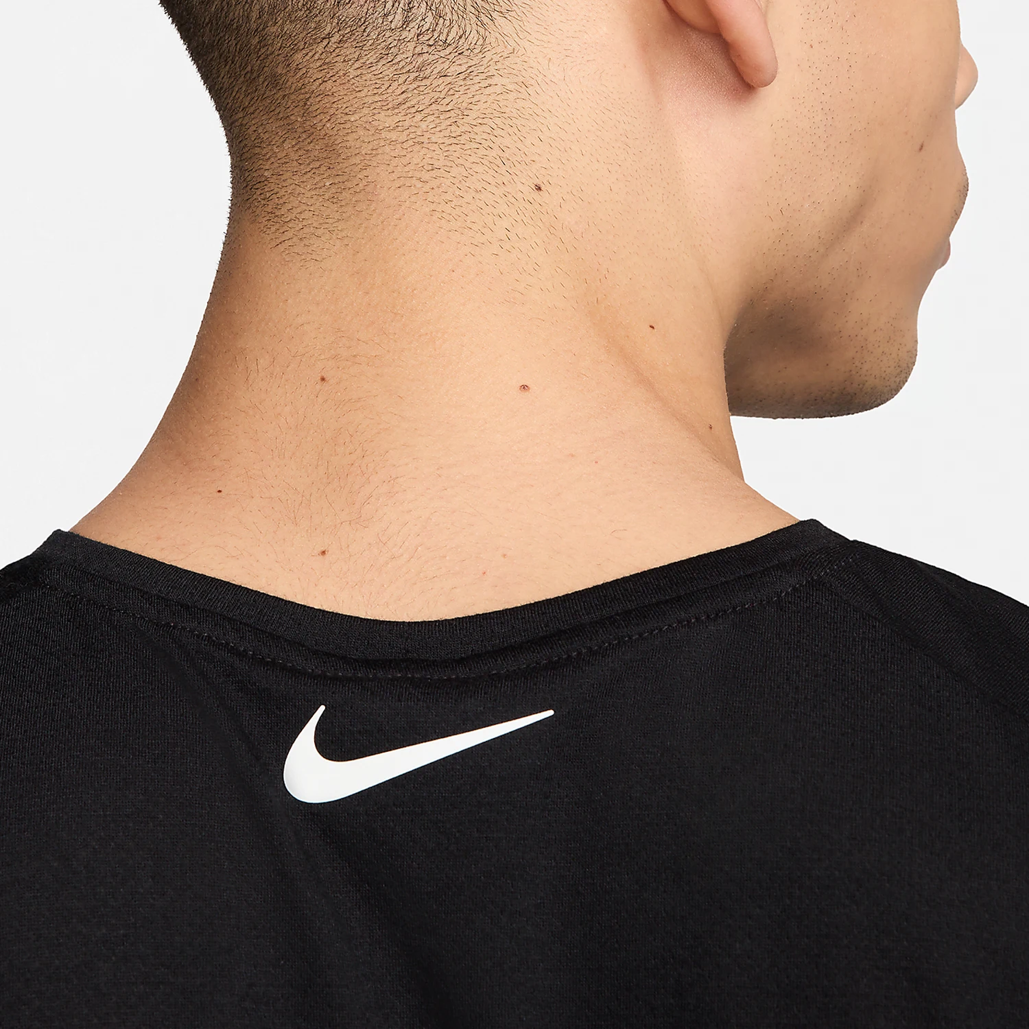تي شيرت الجري Nike Official Authentic Rise 365 Run Energy للرجال FN3997-010