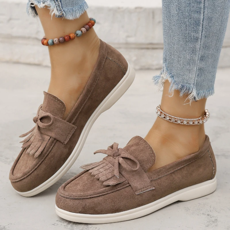 

2023 летняя новая женская обувь больших размеров с украшением кисточками, повседневные модные лоферы, удобная уличная повседневная обувь