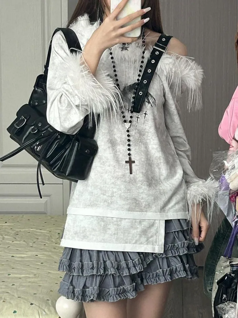

Women Furry Tops Long Sleeve Off-Shoulder Shirt Punk Style Fluffy Tee Gothic Tops Y2K Tops Graphic Print E-girls Tshirt 2024
