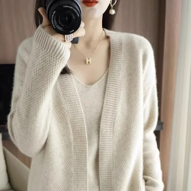 

Women Loose Short Top Thick Thin Fabric Resin Color New Style V-neck Soft Sweater Autumn Winter Outdoor Wool Coat