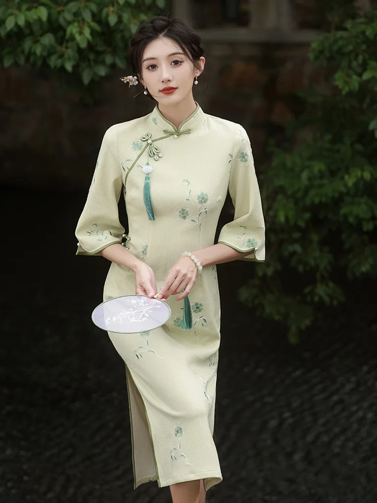 Tradisional Mandarin kerah suar lengan bordir sifon Cheongsam elegan Cina pertengahan panjang renda Qipao