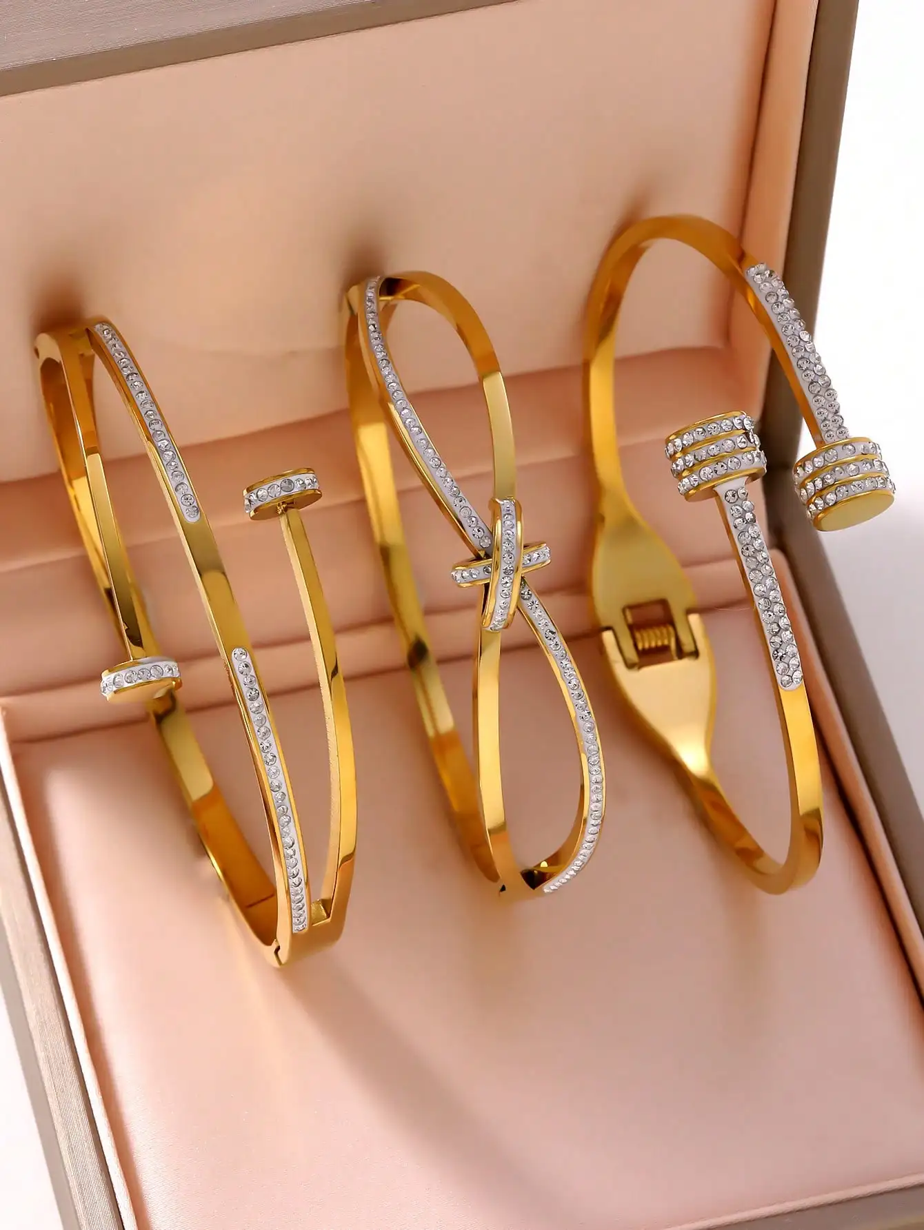 Trendige Edelstahl-Armreifen mit Strass-Einlage und Knoten-Design für Damen, Statement-Armreif, Wasserfester Schmuck, Geschenk