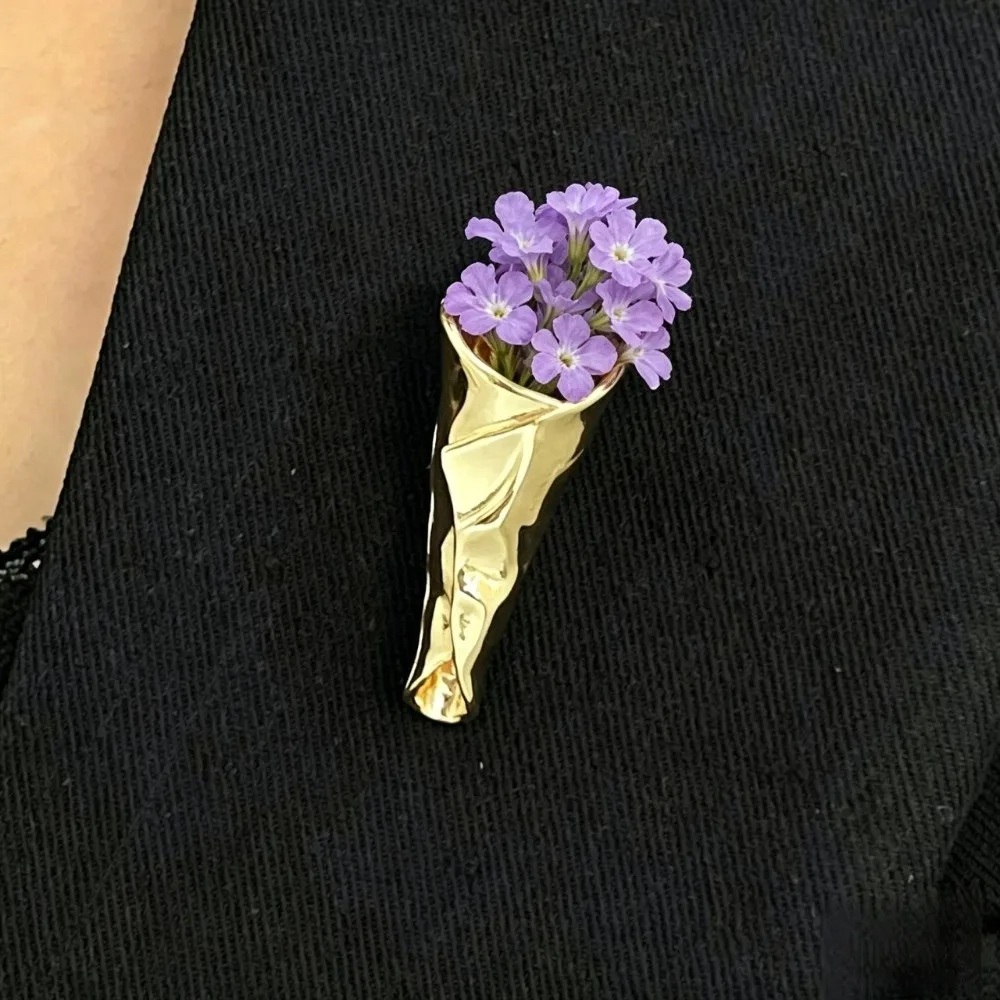 Vintage Hollow Design Vase Brooch Vase Shape Dried Flower Holder Lapel Pin Creative Flower-Insertable Brooch Wedding