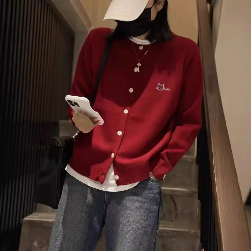 

Women's Loose Embroidered Crewneck Cardigan Solid Color Joker plus Size Sweater for Fall/Winter Chubby Girl 240 Jin