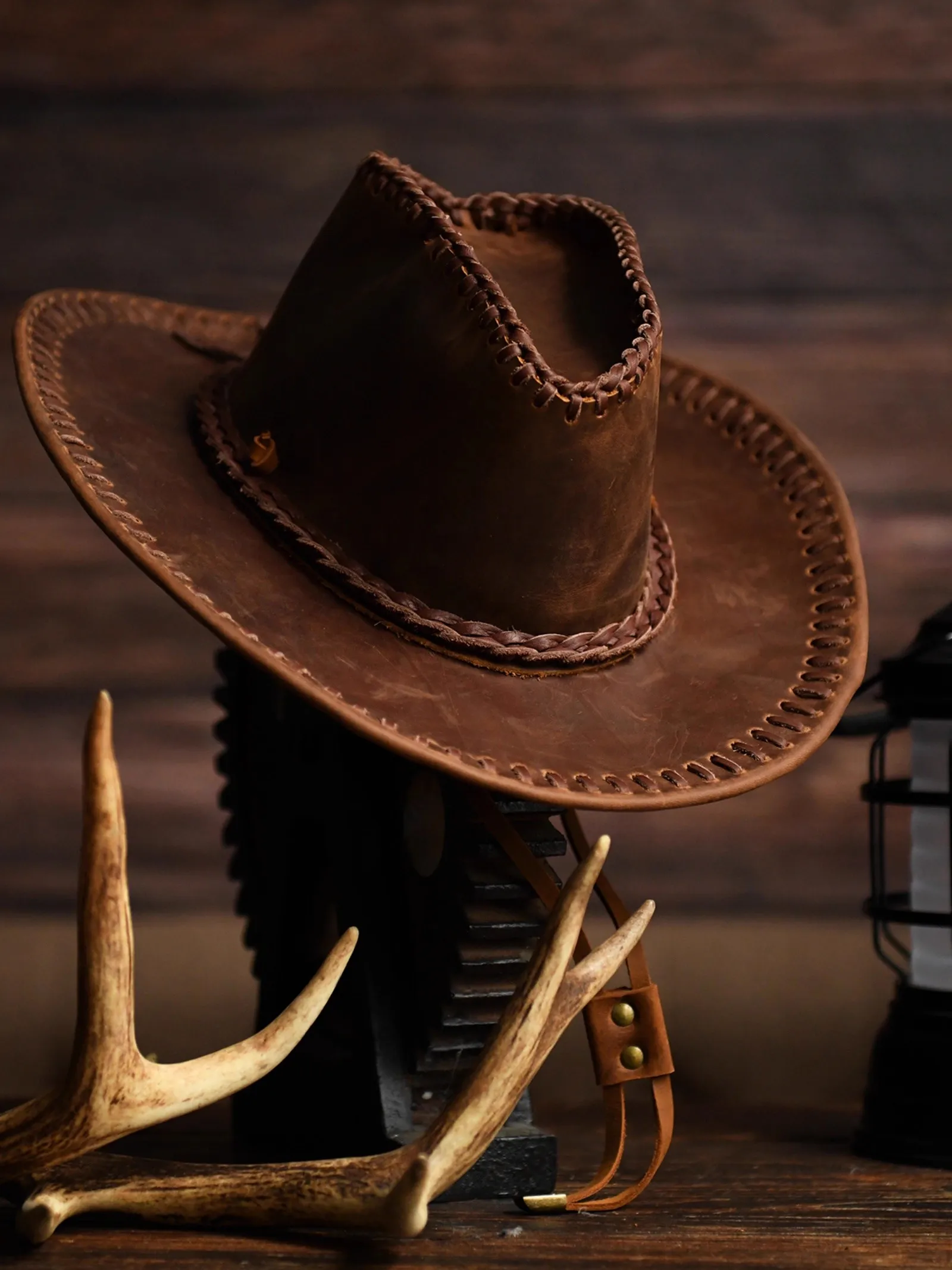 

Ковбойская шляпа из натуральной кожи ручной работы в стиле вестерн, мужская уличная повседневная солнцезащитная кепка Harley, рыцарская кепка, кожаная шляпа Mad Horse