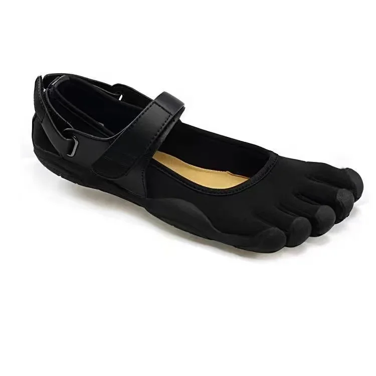 

Дышащая обувь для забродов идеально подходит для фитнеса и скалолазания в помещении. Противоскользящая и износостойкая пляжная обувь с пятью пальцами.