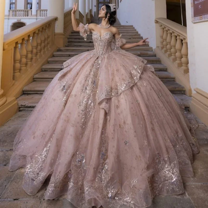 

Light Pink Quinceanera Dresses Off the Shoulder Crystal Glitter Decal Long tail Layering Vestidoe 15 Quinceanera Customize