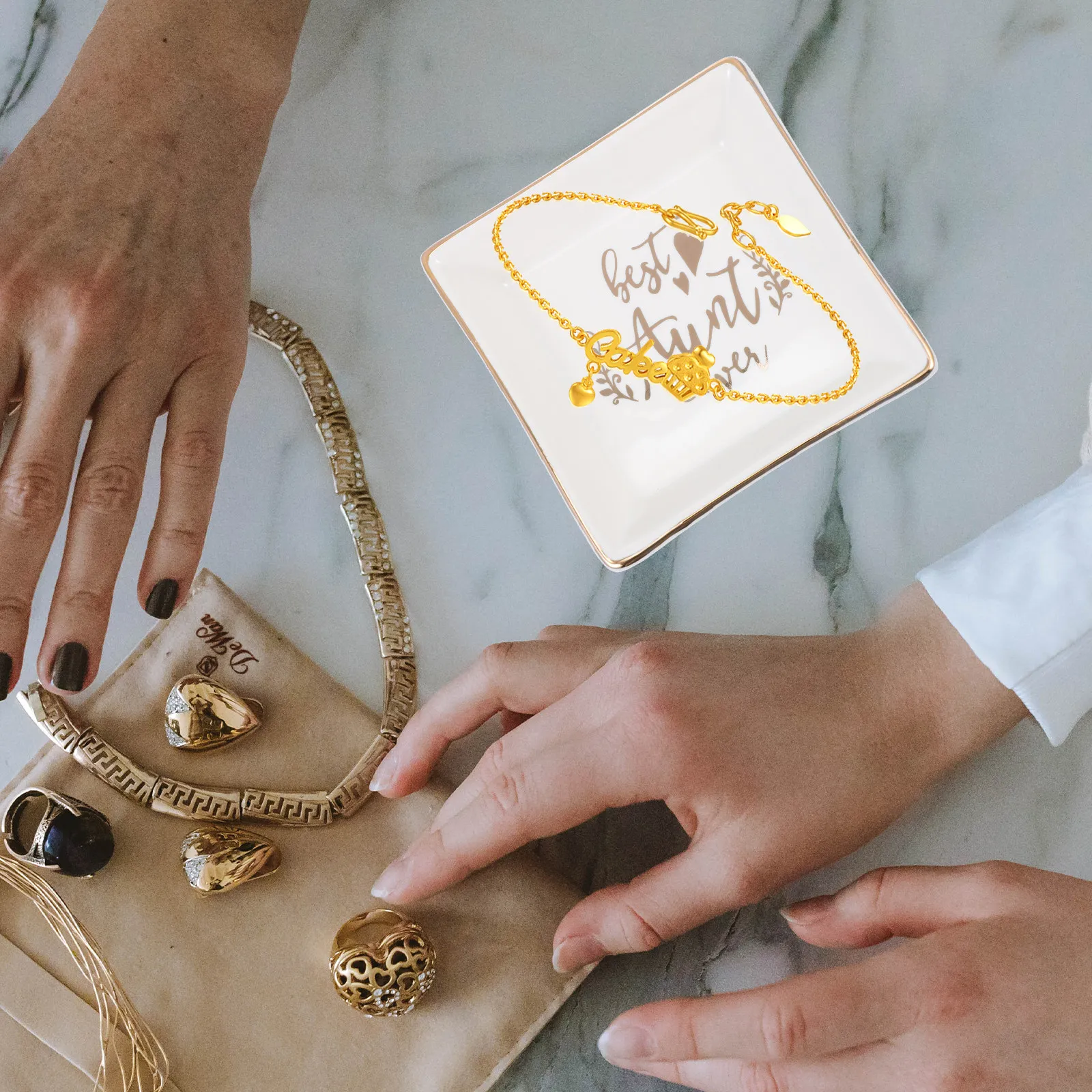 

High-Quality Ceramic Jewelry Storage Plate with Metallic Gold Trim Comfortable Generous Design Home Jewelry Tray Organizer