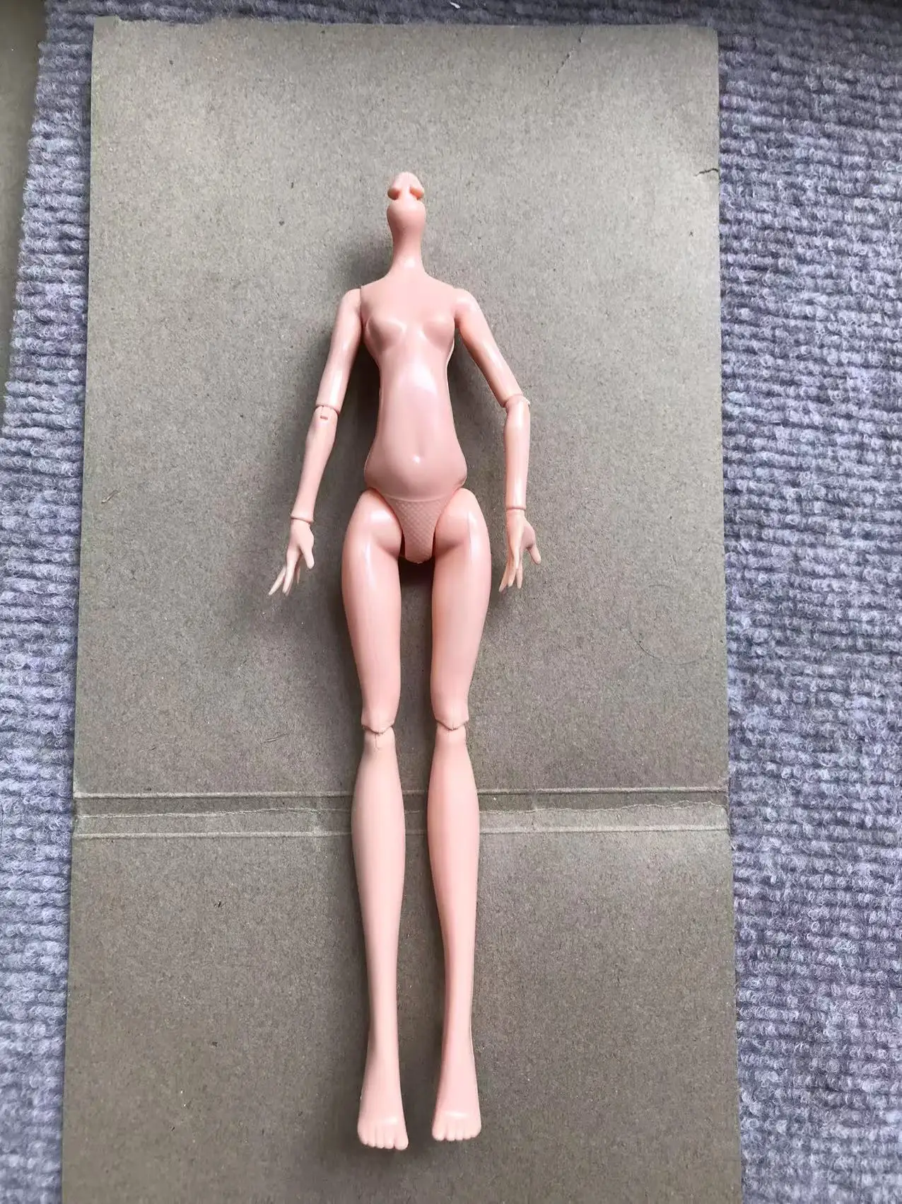 23cm Multi-Joints Beweegbare Popfiguur Lichaam Speelgoed Wit Groen Bruin Monster Pop Lichaam Geschikt voor Vele Hoofden voor Kinderen