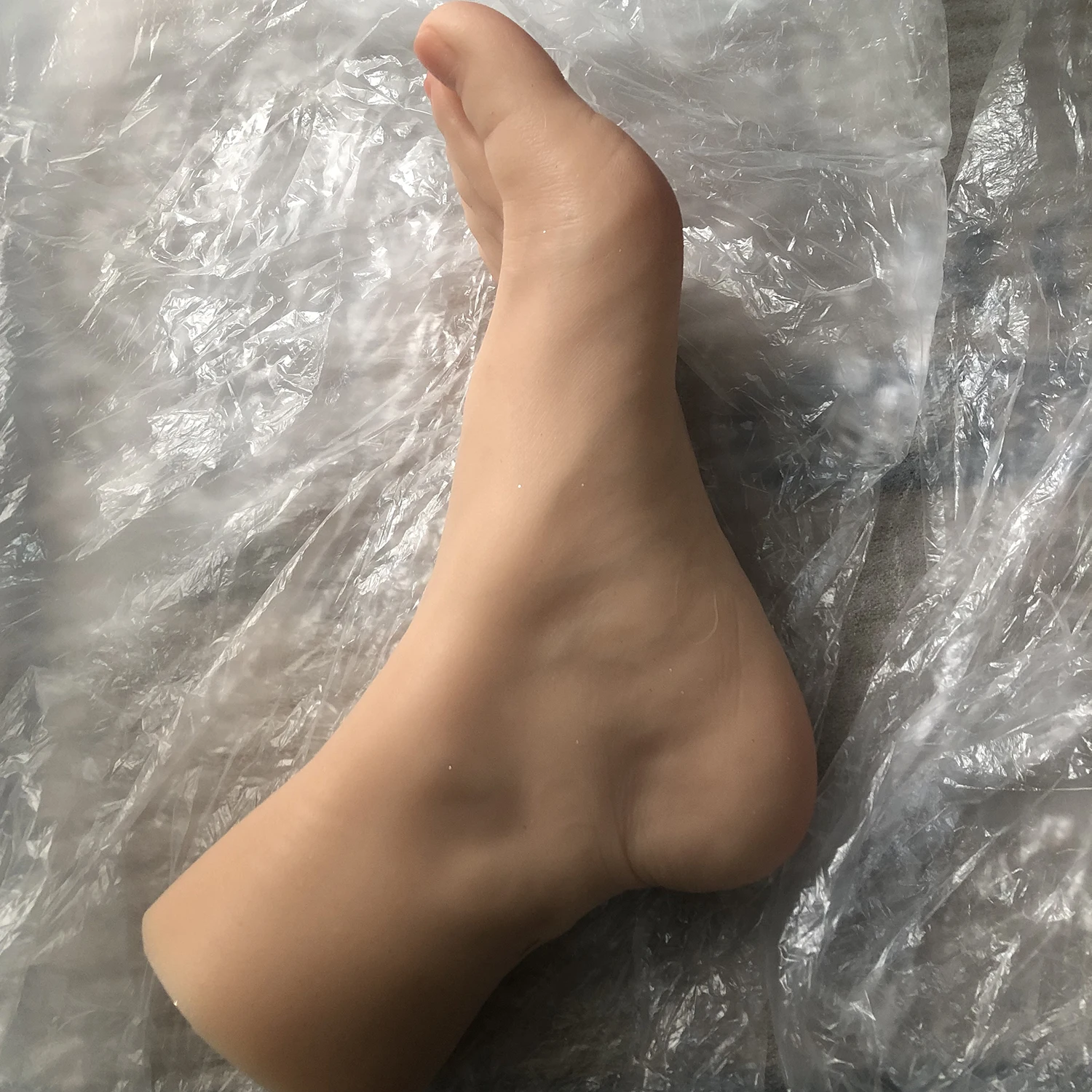 

Large Women Feet Female Realistic Silicone Foot Model Fat Mannequin Fetish Feet Props Shoes Display Stock Clearance All Bones 41