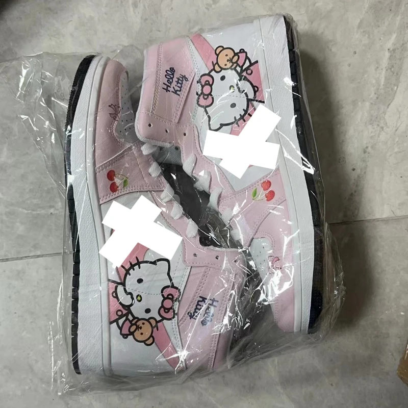 Kawaii Hello Kitty Sneakers Y2K Kawaii Anime Figure Cosplay uomo donna scarpe sportive ragazzi ragazze High Top Cute Lolita scarpe Casual