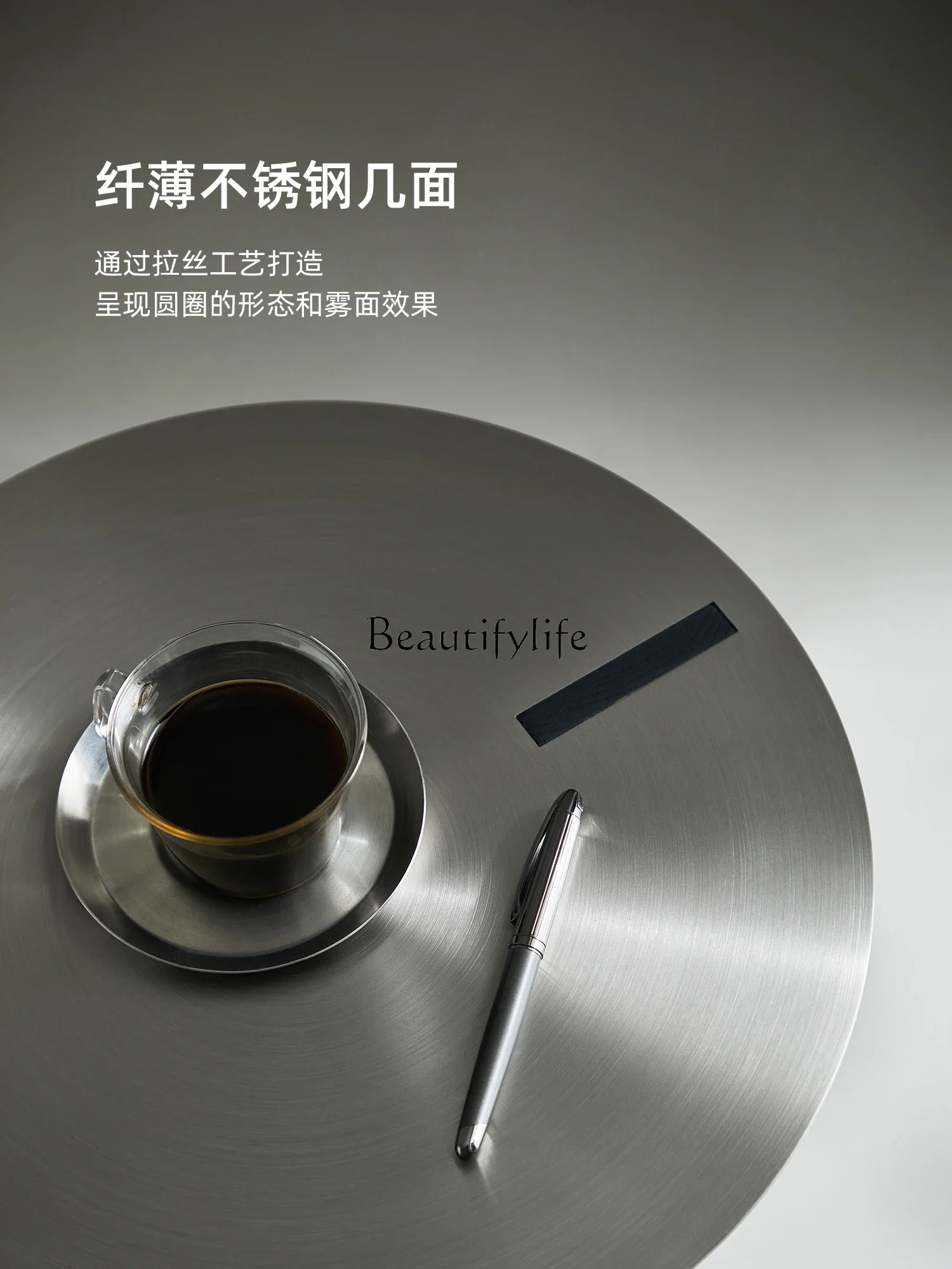 * Tavolino da divano in legno massello di noce nera nordamericana, pochi acciaio inossidabile